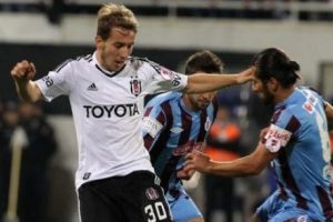 Beşiktaş 2012'yi 'par&ccedil;alı bulutlu' ge&ccedil;irdi