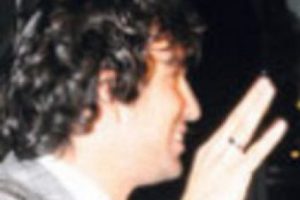 Arda y&uuml;z&uuml;ğ&uuml;n&uuml; g&ouml;sterdi