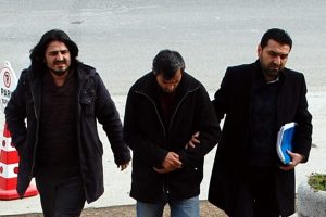 &Ccedil;akmak gazı &ccedil;ekip okulları soydular