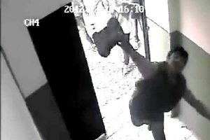 Kadın Yaşam Merkezi'ne saldırı kamerada