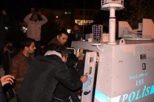 Molotof atan 6 kişi tutuklandı