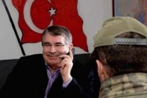 Bakan Şahin'den Hakkari'de askerlere yılbaşı s&uuml;rprizi