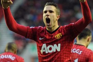 Van Persie United'ı sırtladı!