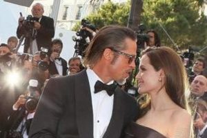 Brad Pitt-Angelina Jolie &ccedil;ifti evlendi