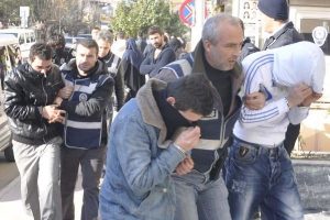 Polisten ka&ccedil;arken kaza yaptılar