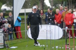 Golf cambazı izleyenleri b&uuml;y&uuml;ledi