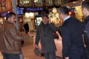 Dolandırıcılar i&ccedil;in otomobilini sattı!