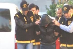 İki sevgilinin aşkla gasp tuzağı