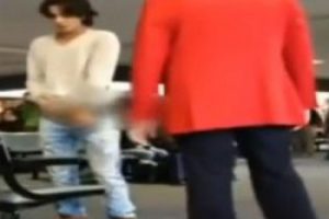&Uuml;nl&uuml; oyuncu Bronson herkesin &ouml;n&uuml;nde işedi
