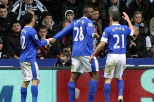 Everton zirve takibini s&uuml;rd&uuml;rd&uuml;