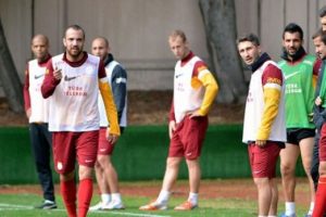 Galatasaray'da Ujfalusi takımla &ccedil;alıştı