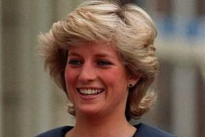 Diana'nın hi&ccedil; g&ouml;r&uuml;lmemiş fotoğrafı a&ccedil;ık arttırmada