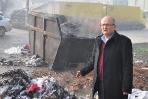 "&Ccedil;&ouml;p konteynırlarının atıkları yakanlara ceza verilsin"