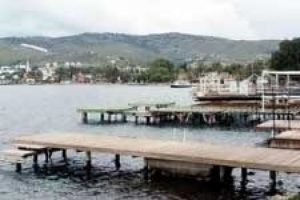 Bodrum'da sosyete iskeleleri yıkılmıyor