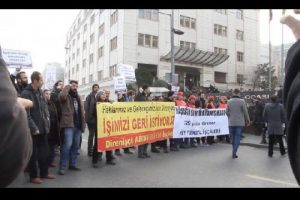 Paralarını alamayan iş&ccedil;iler İTO binasına y&uuml;r&uuml;d&uuml;