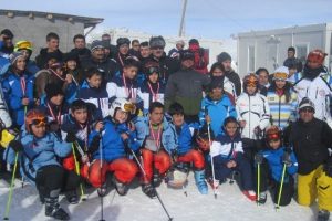 D&uuml;şe kalka birinci olmak i&ccedil;in yarıştılar