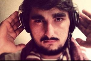 İdo'nun kaşlarıyla dalga ge&ccedil;ti