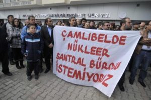 Mersin'de n&uuml;kleer santral tepkisi
