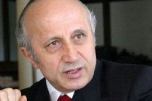 &Ouml;zt&uuml;rk'ten niye Cuma'ya gitmiyorsunuz sorusuna cevap