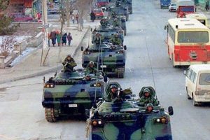 "Darbe isteyen adam tankları saf&ccedil;a y&uuml;r&uuml;t&uuml;r m&uuml;?
