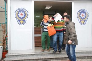 L&uuml;ks tutkunu hırsızlar yakalandı