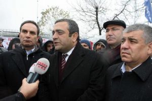 Eylem yapan iş&ccedil;ilere milletvekili desteği