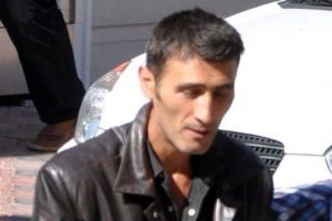 Kuryeyi sahte para y&uuml;z&uuml;nden tartakladılar