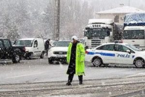 Bolu Dağı'nda tırlara zincir şartı