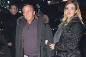 Ali Ağa'nın &ccedil;ıtırı Petek Ert&uuml;re hamile mi?