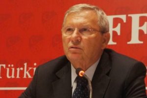 Zekeriya Alp Halis &Ouml;zkahya'yı savundu