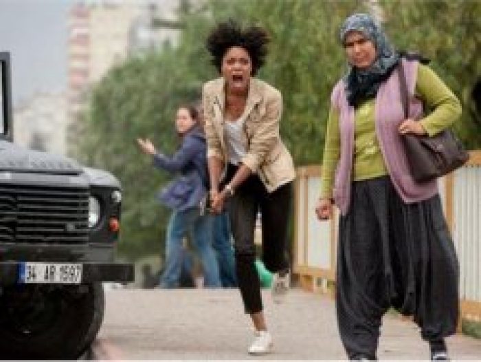 James Bond Skyfall filmindeki Adanalı teyze fenomen oldu