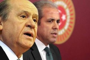 '&Ouml;ğrencisi olmaktan utanıyorum' diyecekti lafın sonunu getiremedi