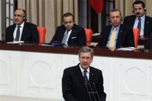 Bunalımdaki Wulff'a 'T&uuml;rkiye' form&uuml;l&uuml;