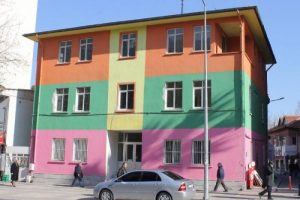 Risk taşıyan polis merkezini boşalttılar