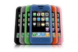 Ucuz iPhone'nun fiyatı belli oldu