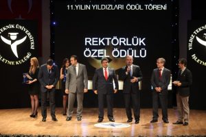 Altepe'ye 'yılın yıldızı' &ouml;d&uuml;l&uuml;