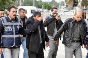 Polisten uyuşturucu tacirlerine darbe