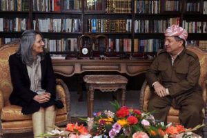 Barzani'den Talabani'nin eşine ziyaret