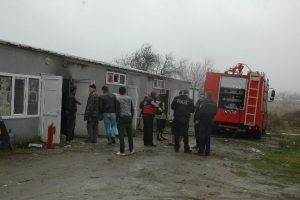 İş&ccedil;ilerin kaldığı şantiyede yangın