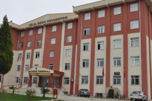 &Uuml;niversitedeki bı&ccedil;aklı kavgaya 1 tutuklama