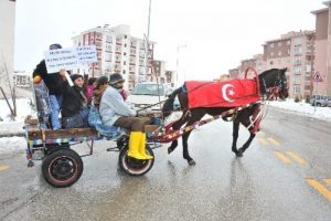 Atb&uuml;s'teki T&uuml;rk Bayrağı'na tepki