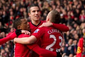 Persie ve Evra Liverpool'u yıktı!