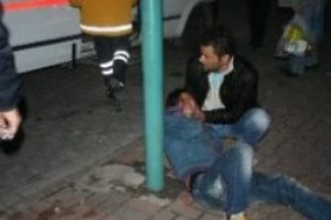 Nikahsız karısının boynunu fal&ccedil;atayla kesti