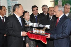 Uzay Akademisi'ni ziyaret etti