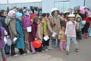 Suriyelileri ayakta tutan yardım