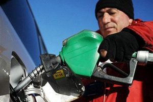 Benzinden ka&ccedil;an motorine koştu