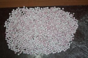 Hoparl&ouml;rden uyuşturucu hap &ccedil;ıktı