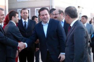 Kanadalı Bakan M&uuml;ltecileri ziyaret etti