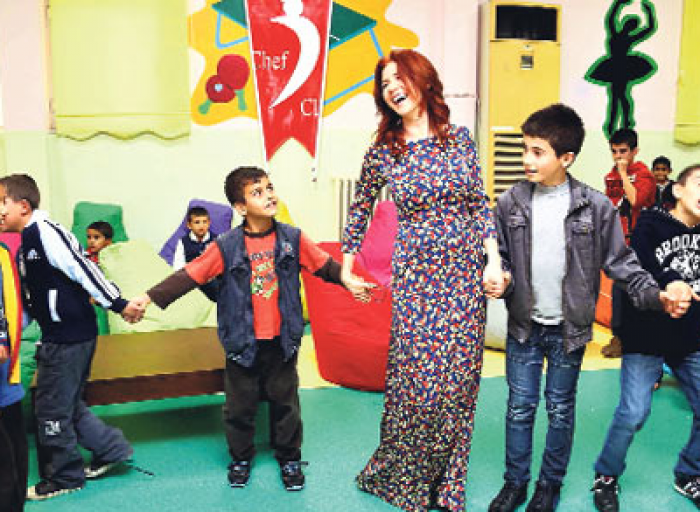 'Kızıl Ajan' Kendisini Hayır İşlerine Adadı!