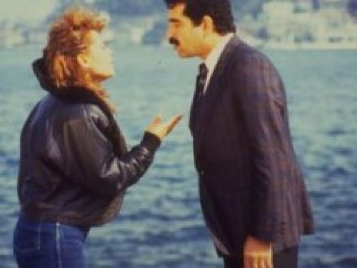 H&uuml;lya Avşar: İbo Mavi Mavi filmindeki gibi
